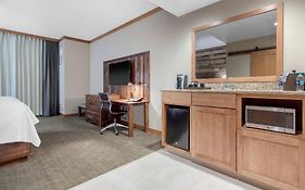 Norfolk Lodge & Suites, An Ascend Collection Hotel